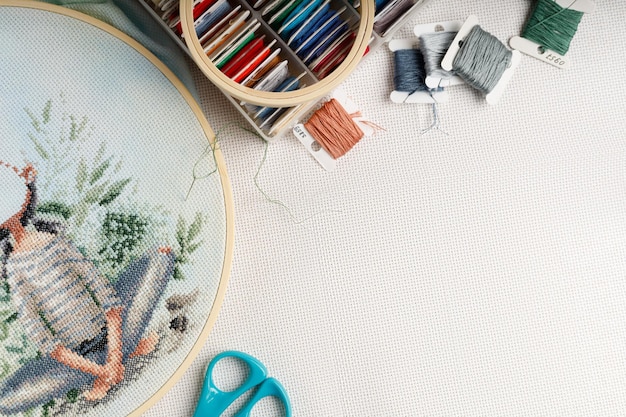 Warsztat z narzędziami do haftu